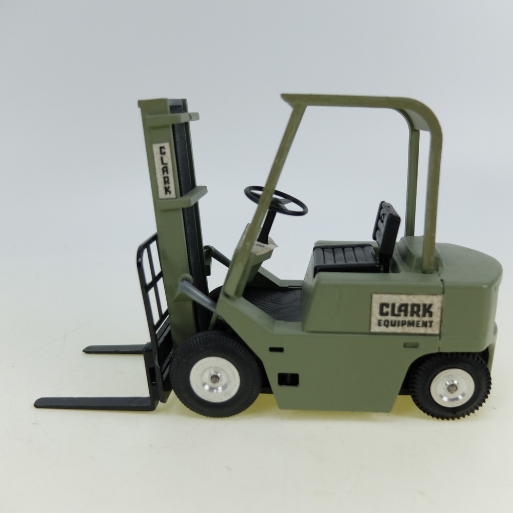 Clark C500 y40d Equipment green