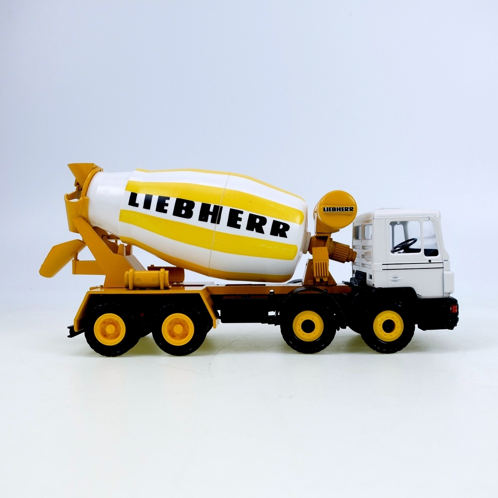 Liebherr HTM 904 MAN gelb-weiß