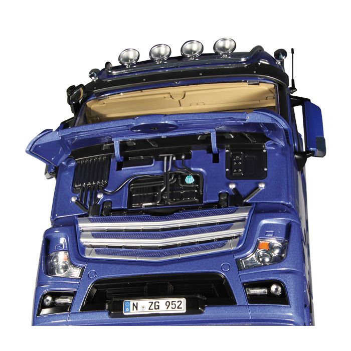 Mercedes Benz Actros FH25 GigaSpace Metallic-Blau 1-18