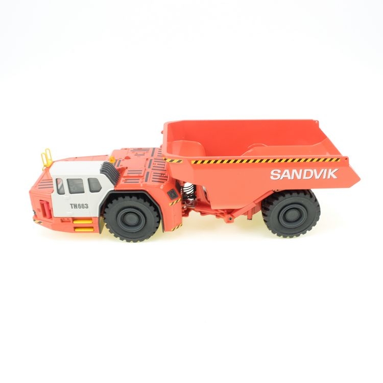 Sandvik TH663 Dumper