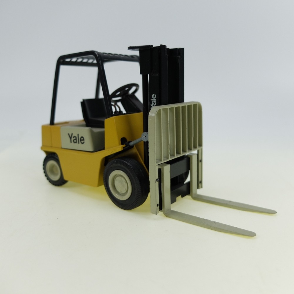 Yale Forklift white yellow