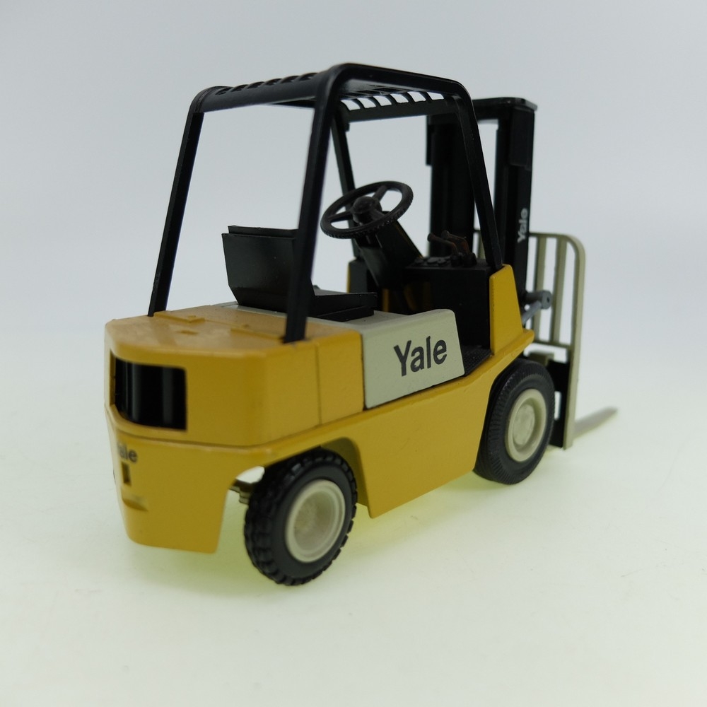 Yale Forklift white yellow