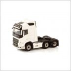 Volvo FH5 Globetrotter  Twin Steer  White Line